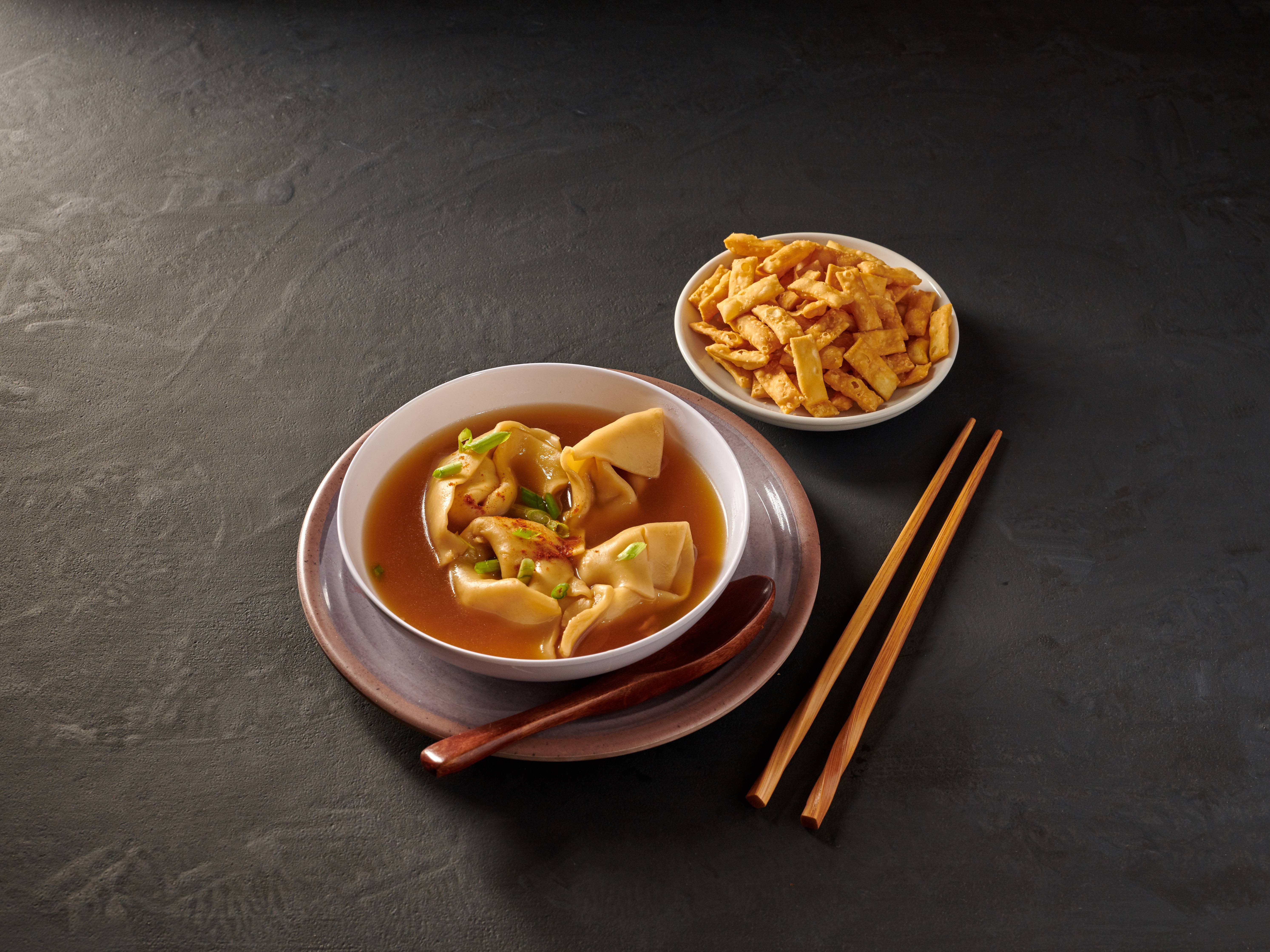 Order 29. Wonton Soup food online from Panda Chinese Restaurant store, Washington on bringmethat.com
