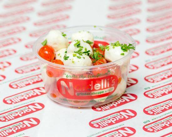 Order Fresh Mozzarella and Tomato Salad food online from Nardelli’S Grinder Shoppe store, Norwalk on bringmethat.com