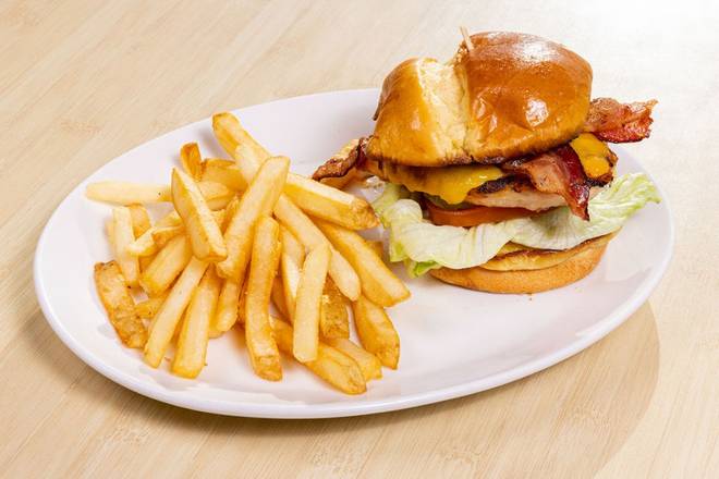 Order Grilled Chicken Bacon Cheddar Sandwich food online from Shari'S Cafe store, Red Bluff on bringmethat.com