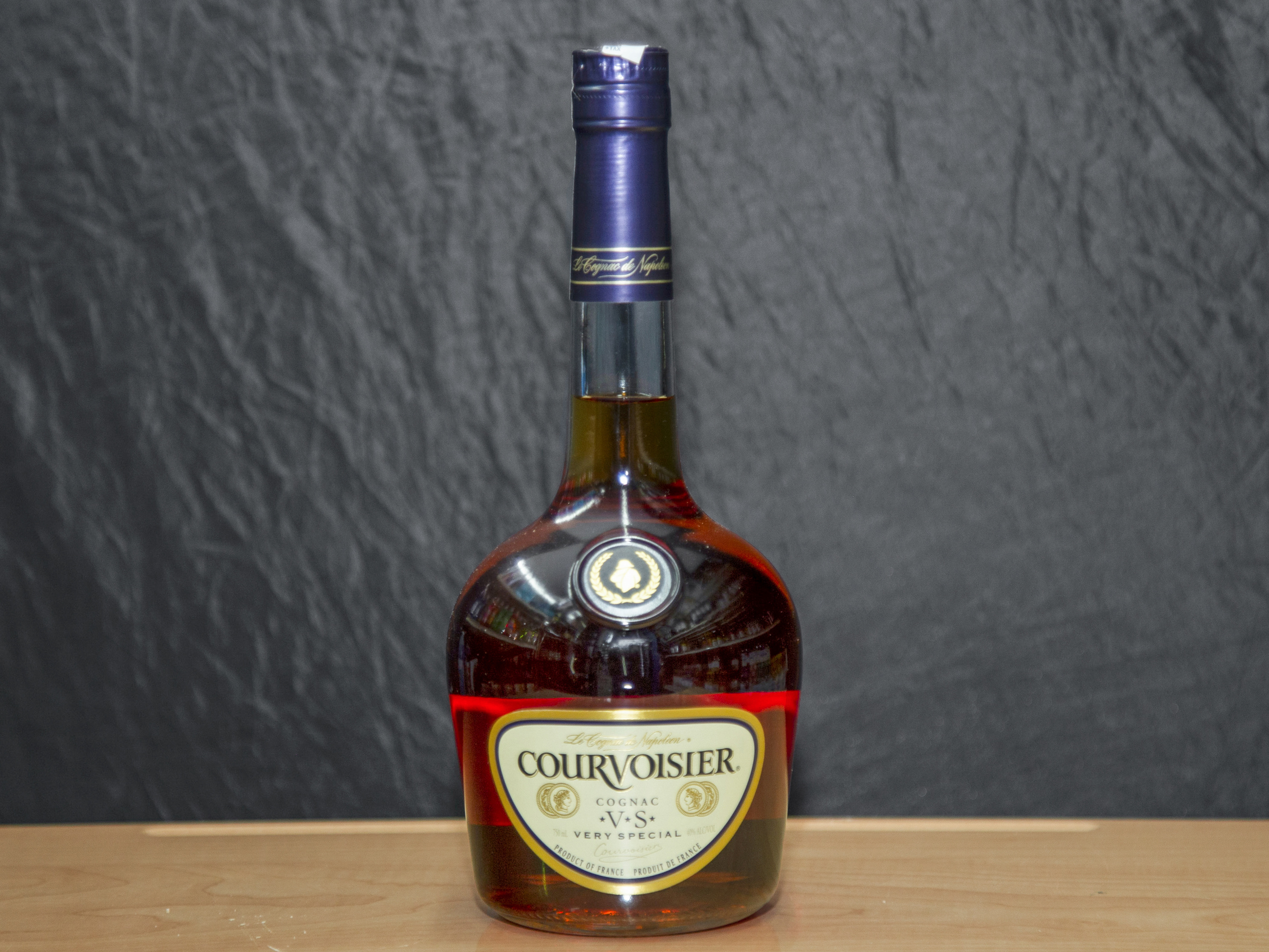 Order Courvoisier VS, 750 ml. Cognac (40.0% ABV) food online from Platinum Star Food & Liquor store, Chicago on bringmethat.com