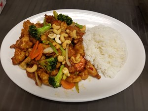Order Crispy Chicken Entree  food online from Simply Thai store, Fort Collins on bringmethat.com