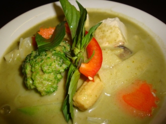 Order 116. Vegetarian Green Curry food online from Nine & Nine Thai Kitchen store, Pasadena on bringmethat.com