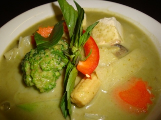 Order 116. Vegetarian Green Curry food online from Nine and Nine store, Pasadena on bringmethat.com