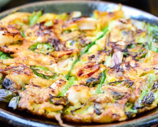 Order Seafood Pancake with Green Onion food online from Ssam Korean Bbq store, Los Angeles on bringmethat.com