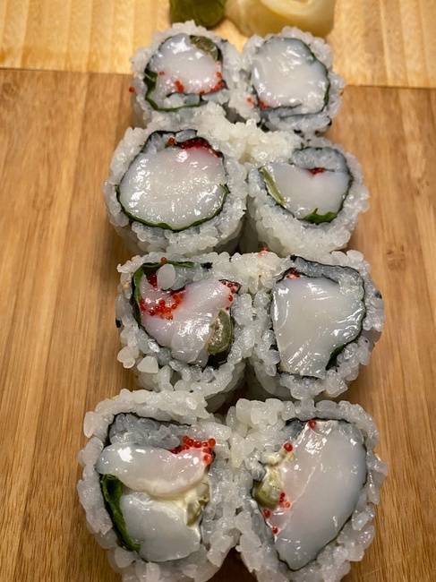 Order Montauk Scallop Roll food online from Bamboo Restaurant store, Southampton on bringmethat.com