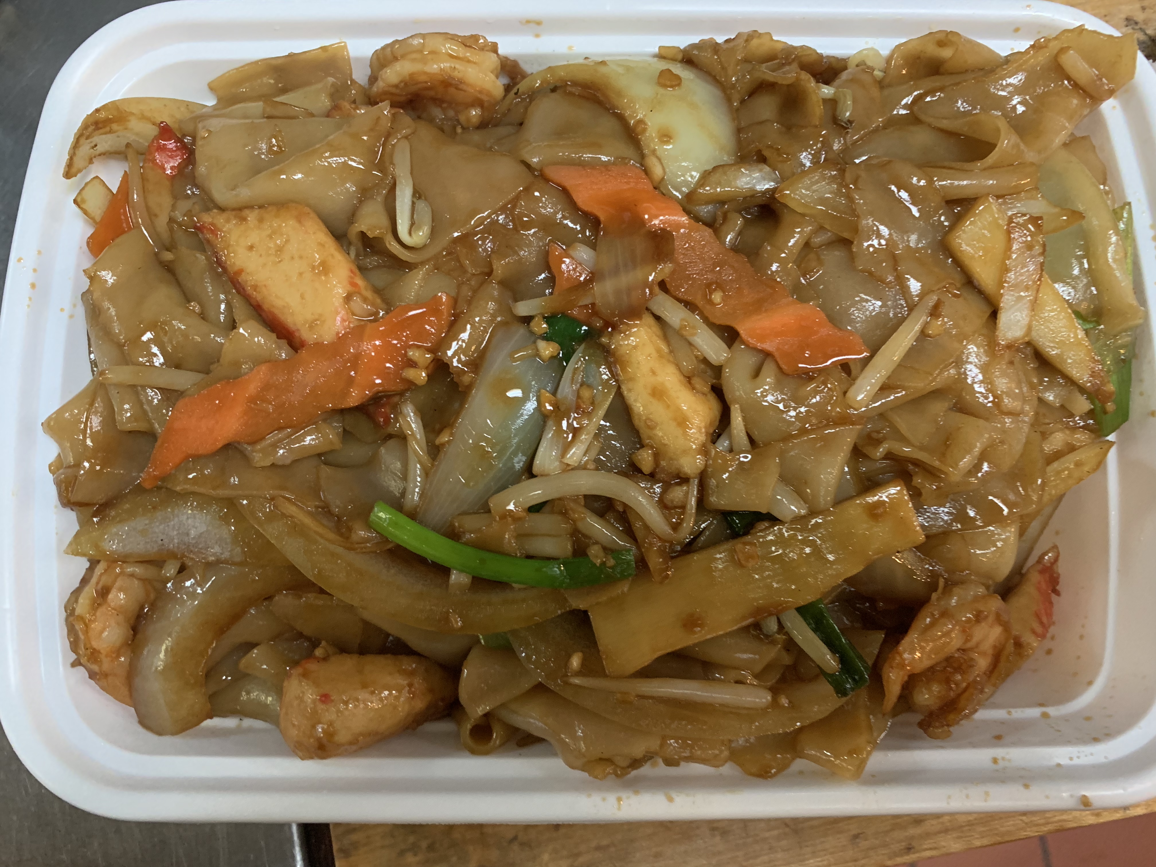 Order Seafood Chow Fun food online from Jade House store, Fort Lee on bringmethat.com