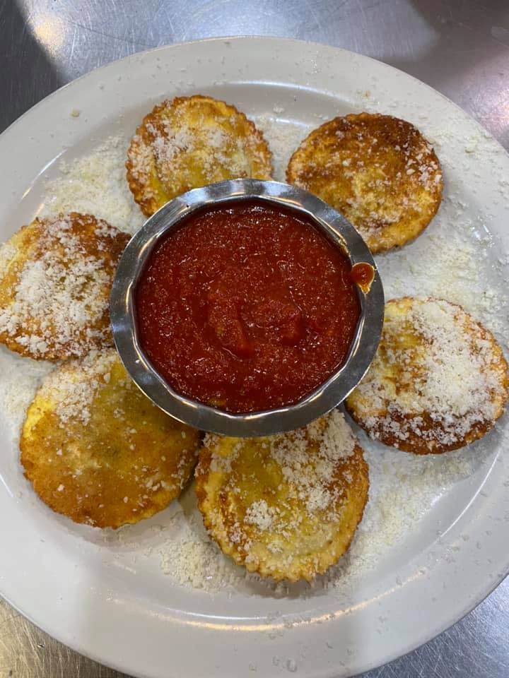 Order Toasted Ravioli - 10 Pieces food online from Gianni Pizza & Italian Ristorante store, Litchfield on bringmethat.com