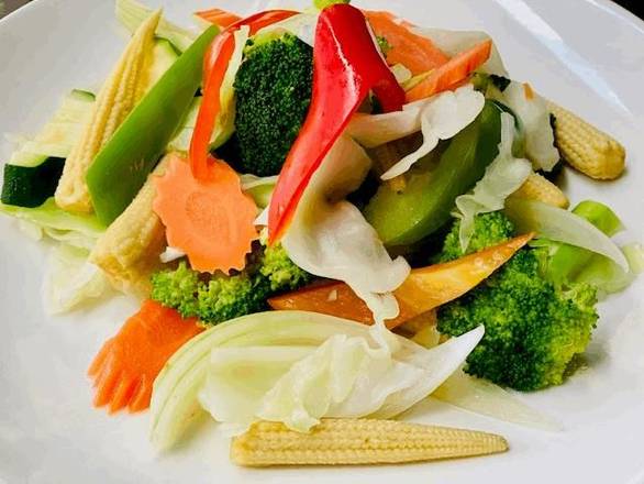 Order Steamed Vegetables food online from Bahn Thai Restaurant store, Seattle on bringmethat.com