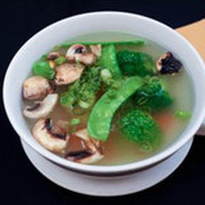 Order Vegetable Soup food online from Twin Dragon Restaurant store, Los Angeles on bringmethat.com