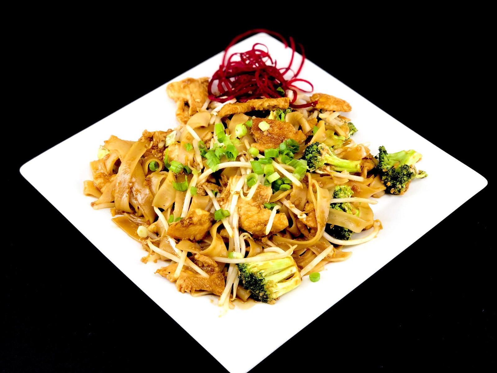 Order Hippy Noodles Large food online from Malee's Thai Bistro on Main store, Scottsdale on bringmethat.com