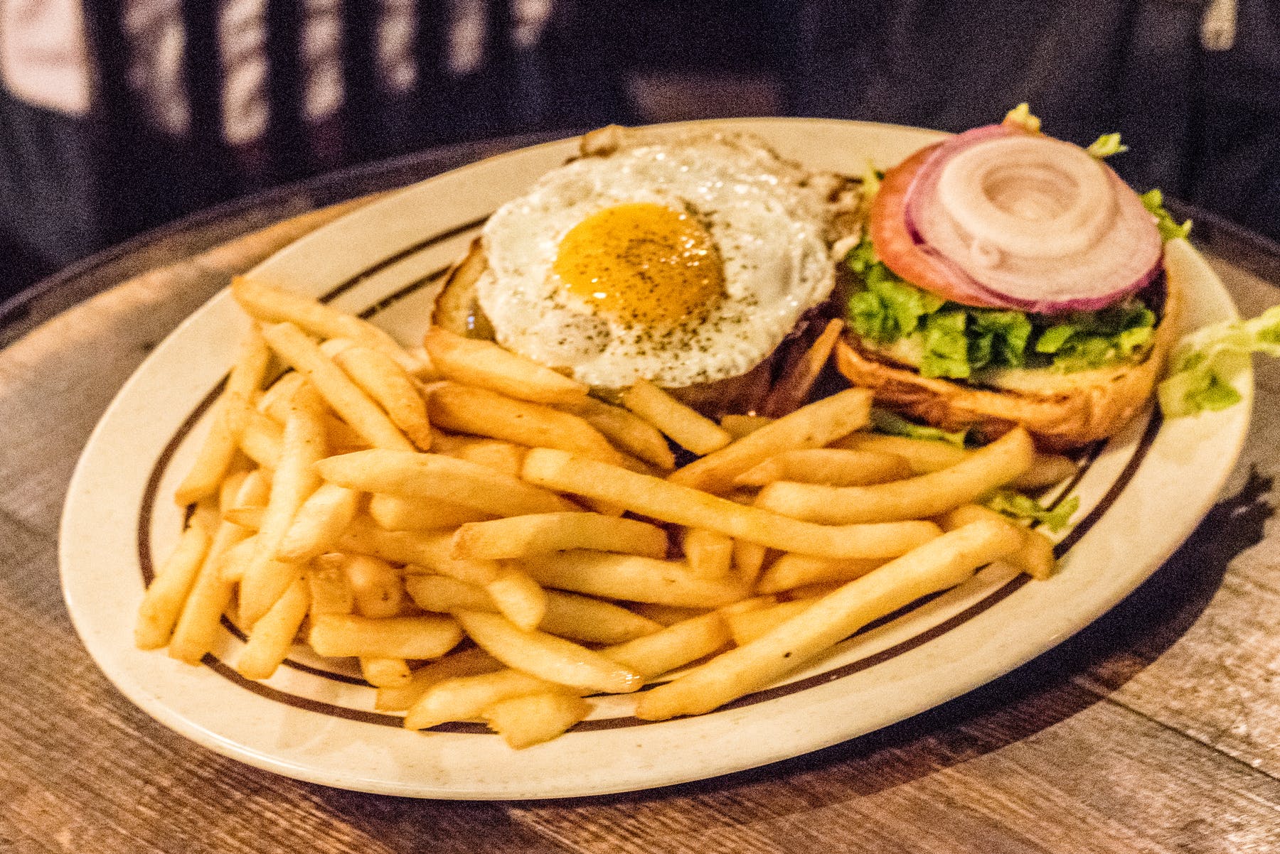 Order The Egg Burger food online from Monk's Pub store, Chicago on bringmethat.com