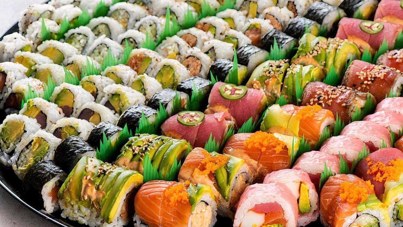 Order Platter - Deluxe 14 Rolls Mixed food online from Hava Java store, Monsey on bringmethat.com