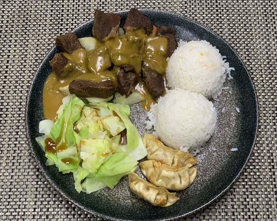 Order F3. Spicy Curry beef with Rice food online from Kanda Ramen & Bbq store, San Leandro on bringmethat.com