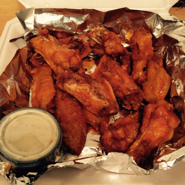 Order Traditional Wings food online from Roma's Pizza store, Oceanside on bringmethat.com