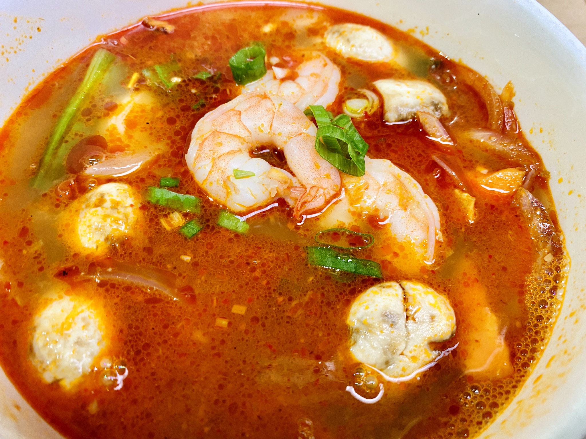 Order Thai Tom Yum Shrimp Soup food online from Min Min Asian Cafe store, Chicago on bringmethat.com
