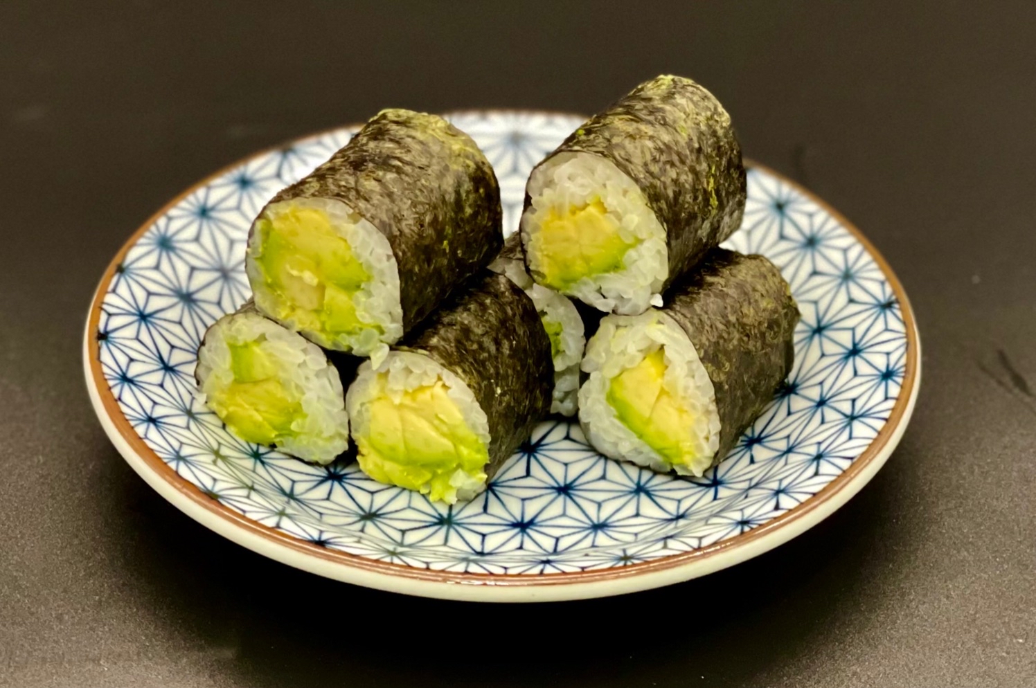 Order Avocado Maki food online from Eat Sushi Restaurant store, San Francisco on bringmethat.com