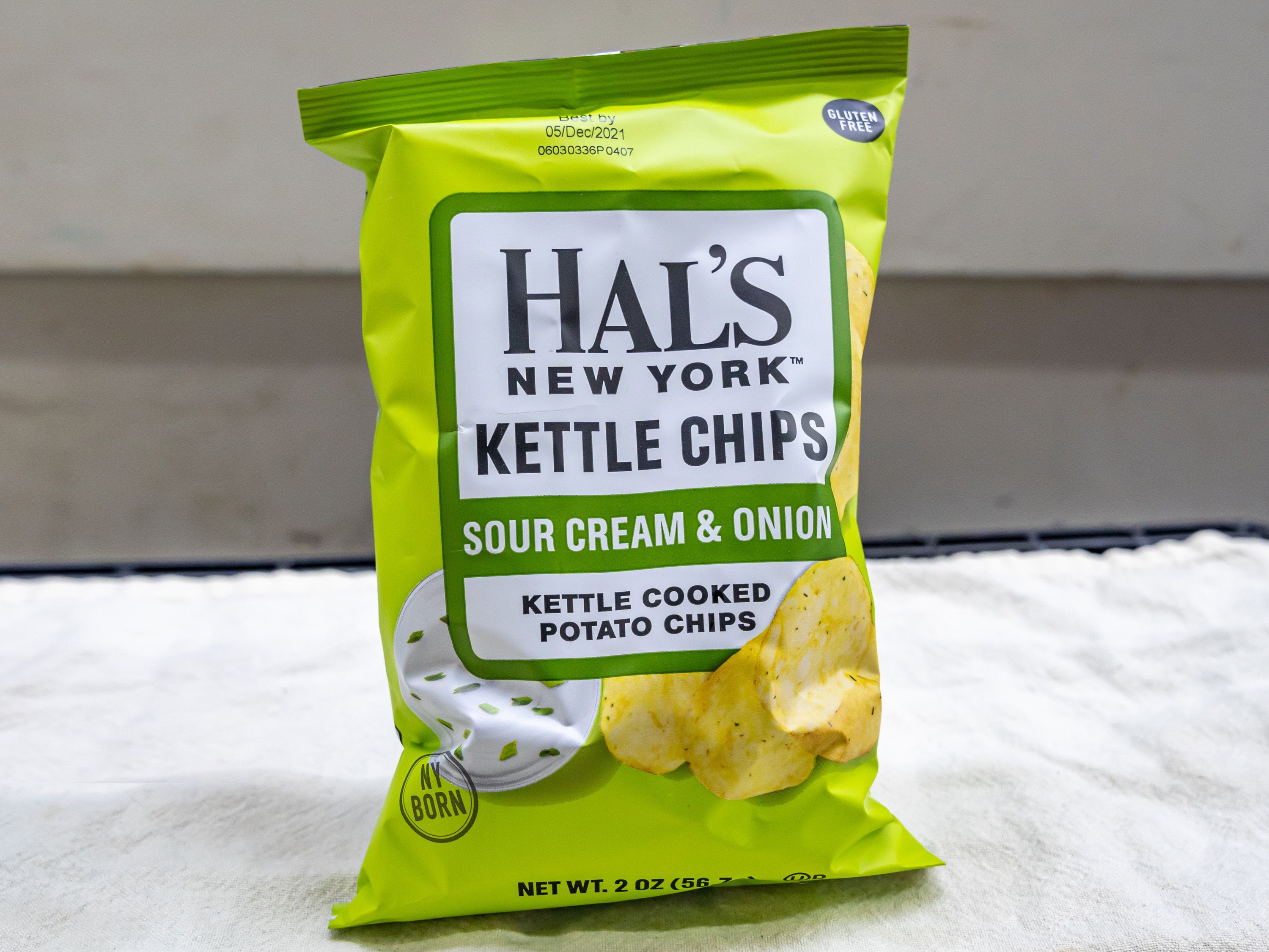 Order Hal's New York kettle chips -sour cream & Onion -2oz food online from Quentin Deli and Grocery store, Brooklyn on bringmethat.com