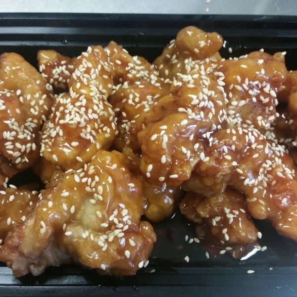 Order Sesame Chicken  Entree food online from Hong Kong Delights store, Oakland on bringmethat.com