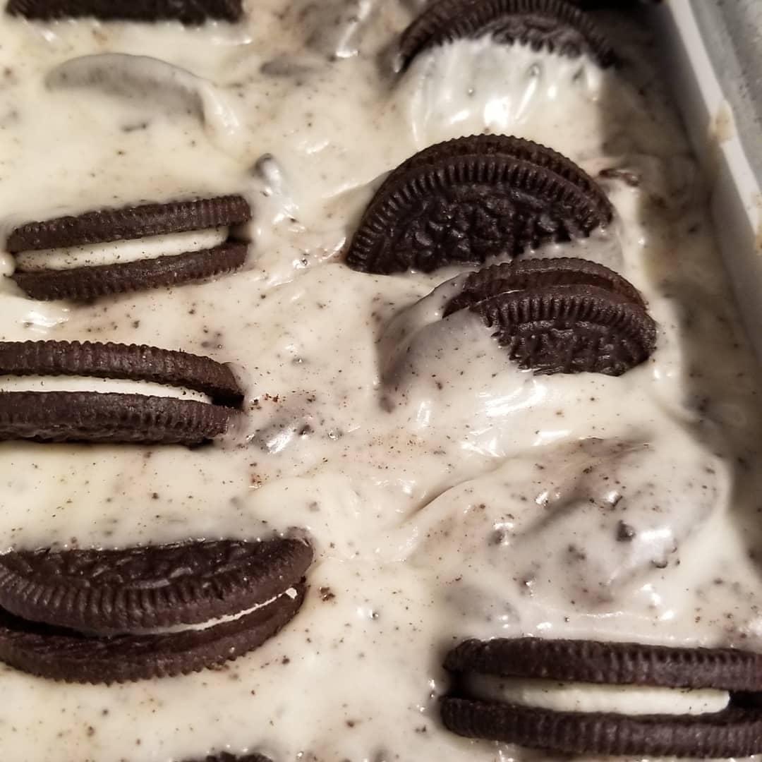 Order Cookies  and Cream  food online from Popcorn Monkey store, Old Town Manassas on bringmethat.com