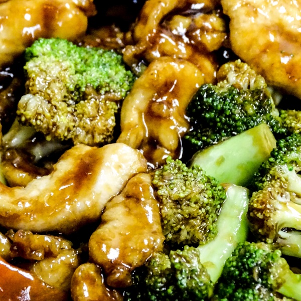 Order C12. Broccoli Chicken food online from QQ Star China Cafe store, Friendswood on bringmethat.com