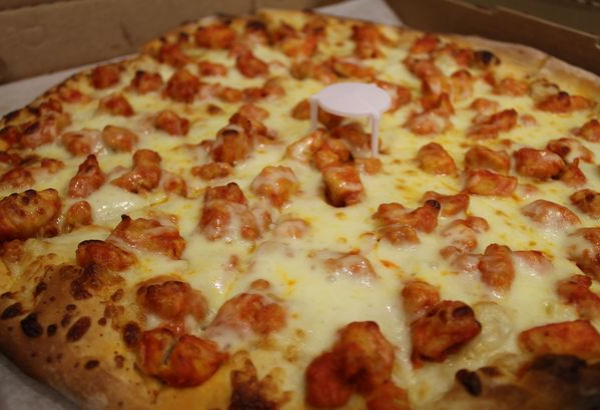 Order Buffalo Chicken Pizza food online from Giovanni's store, Blauvelt on bringmethat.com