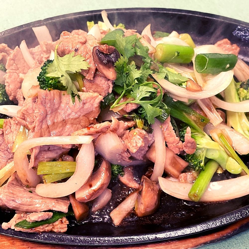 Order Sizzling Plate food online from Ploy Thai Cuisine store, The Woodlands on bringmethat.com