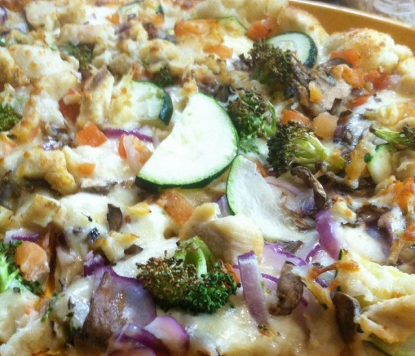 Order California Veggie Pizza food online from Straw Hat Pizza store, Hayward on bringmethat.com