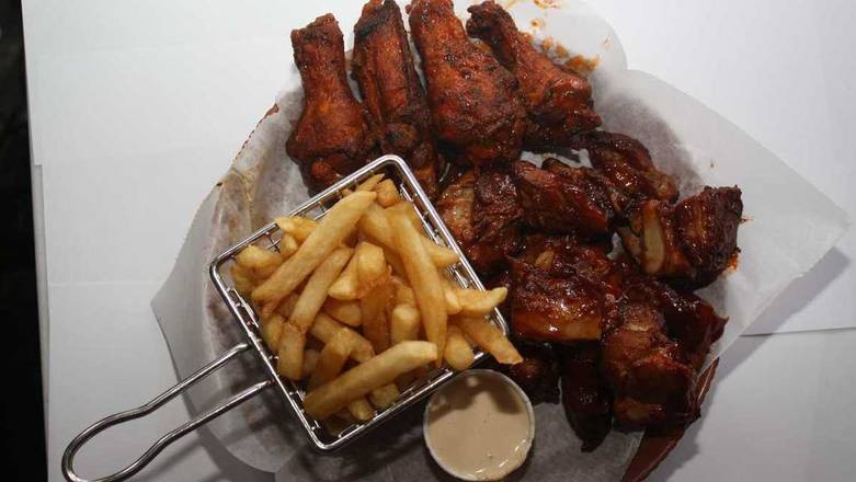 Order BBQ Rib Tip & Wing Combo food online from Sweetwater Express store, Southfield on bringmethat.com