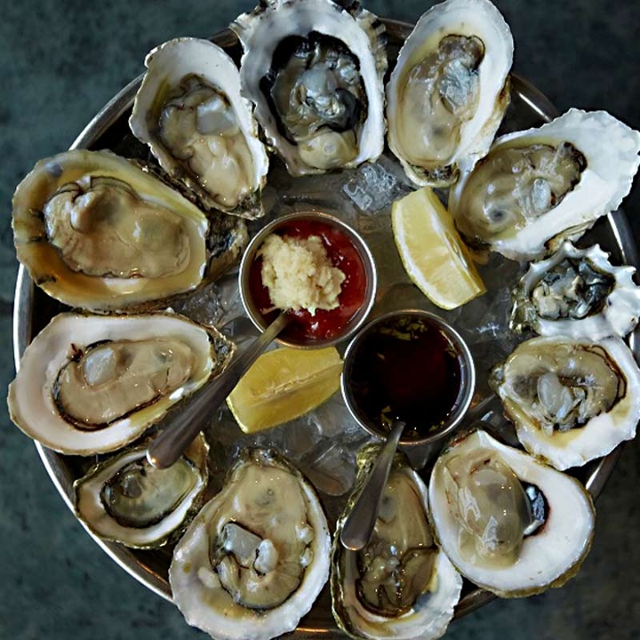 Order BEVANS OYSTERS ON THE HALF SHELL food online from Prairie Moon Restaurant store, Evanston on bringmethat.com