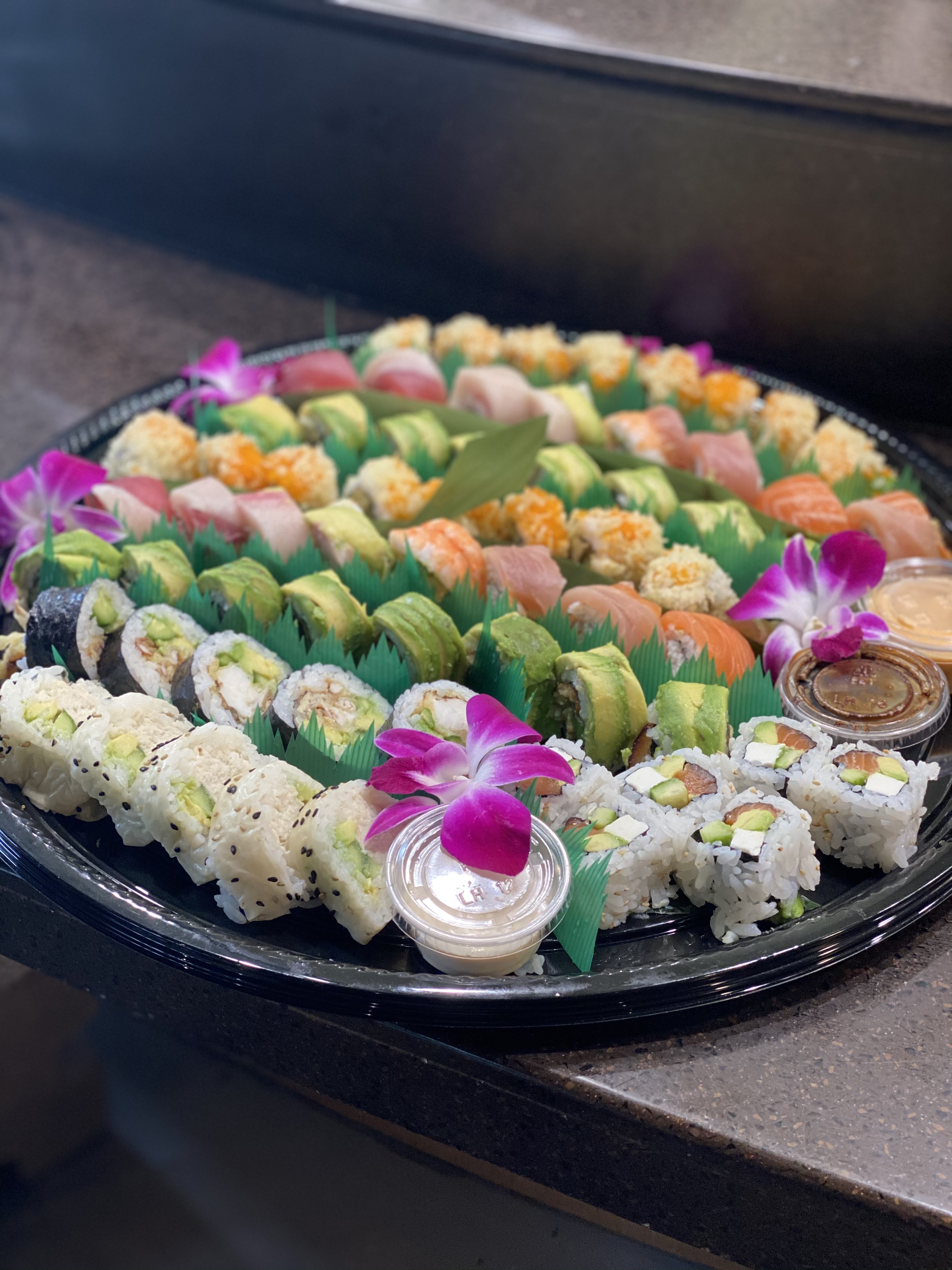 Order Deluxe Party Platter For 3-5 Peopla food online from Kanpai Japanese Sushi Bar and Grill store, Los Angeles on bringmethat.com