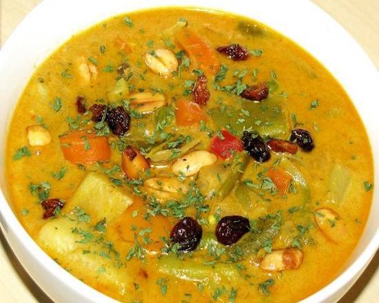 Order Vegetable Korma food online from Incredible India Cafe store, Los Angeles on bringmethat.com
