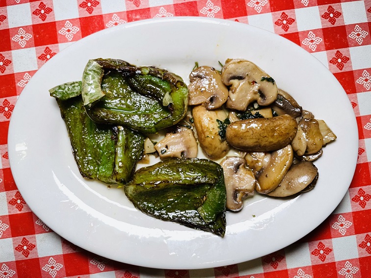 Order Sauteed Peppers and Mushrooms Combination food online from Pines of Rome store, Bethesda on bringmethat.com