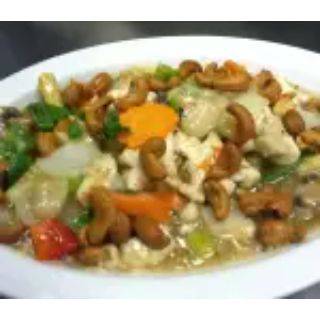 Order Cashew Chicken food online from Mandarin Bistro store, Bloomingdale on bringmethat.com