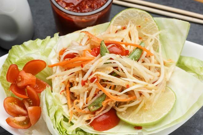 Order Green Papaya Salad (Som Tum) food online from Sukhothai store, New Orleans on bringmethat.com