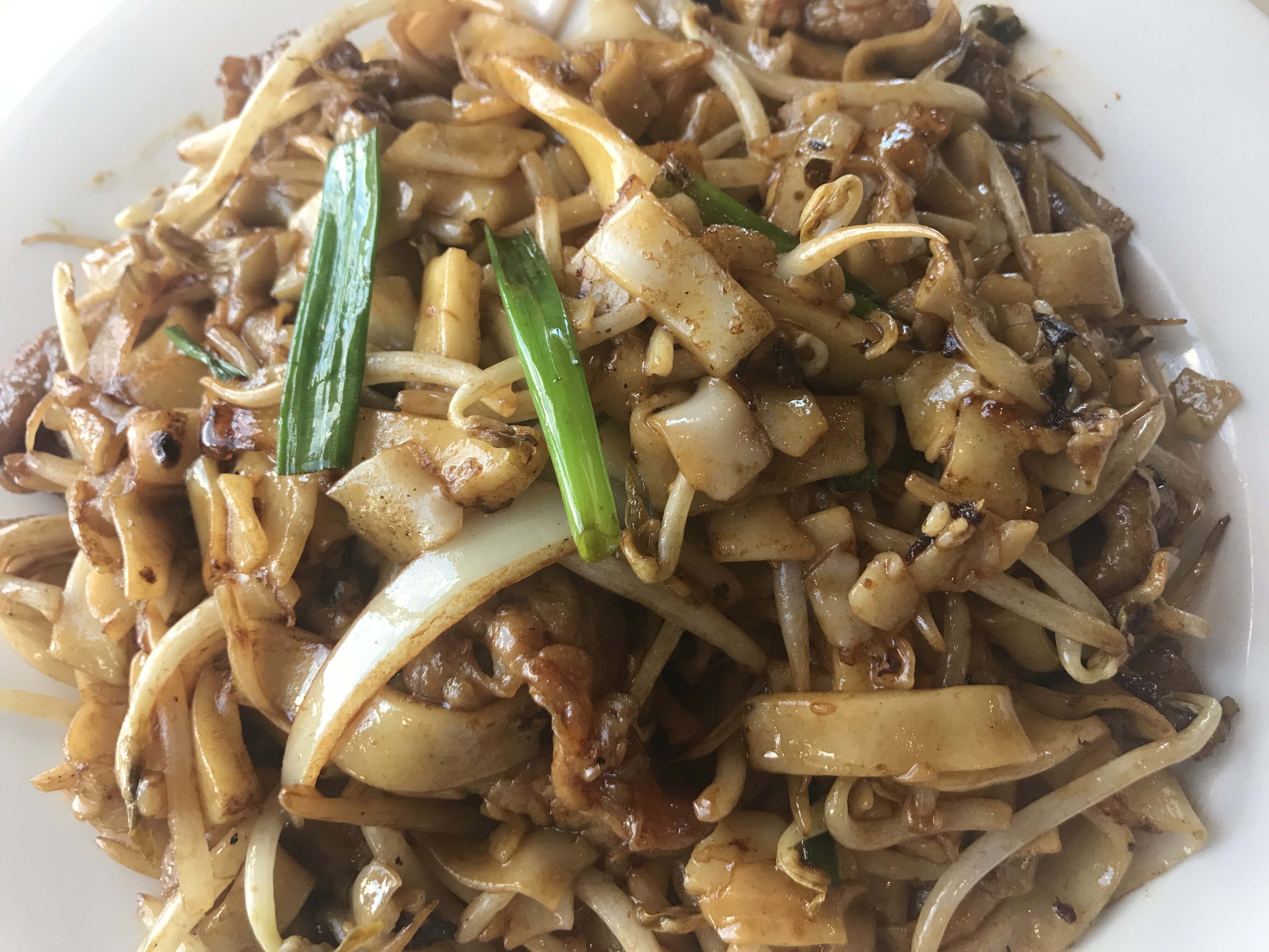 Order Beef Chow Fun with Soy Sauce 干炒牛河 food online from House Of Wong Restaurant store, Honolulu on bringmethat.com