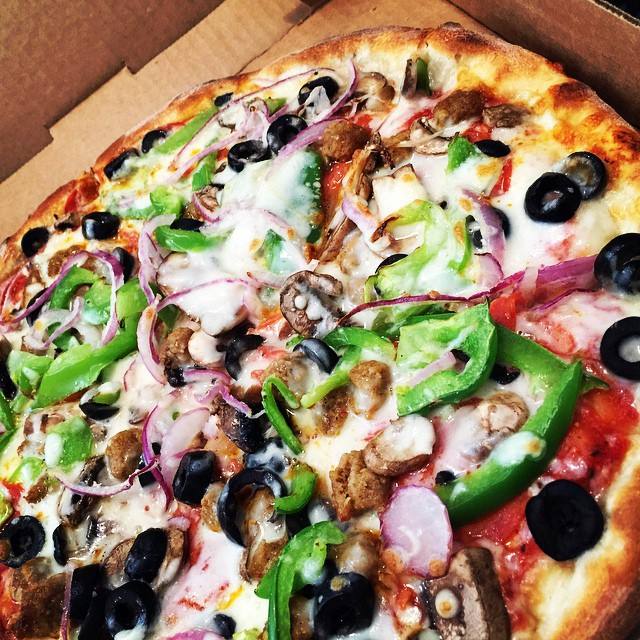 Order The Works Pizza food online from Rosaria Pizza store, San Diego on bringmethat.com