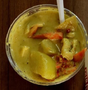 Order 50. Yellow Curry food online from Ladda Thai Cuisine store, San Jose on bringmethat.com