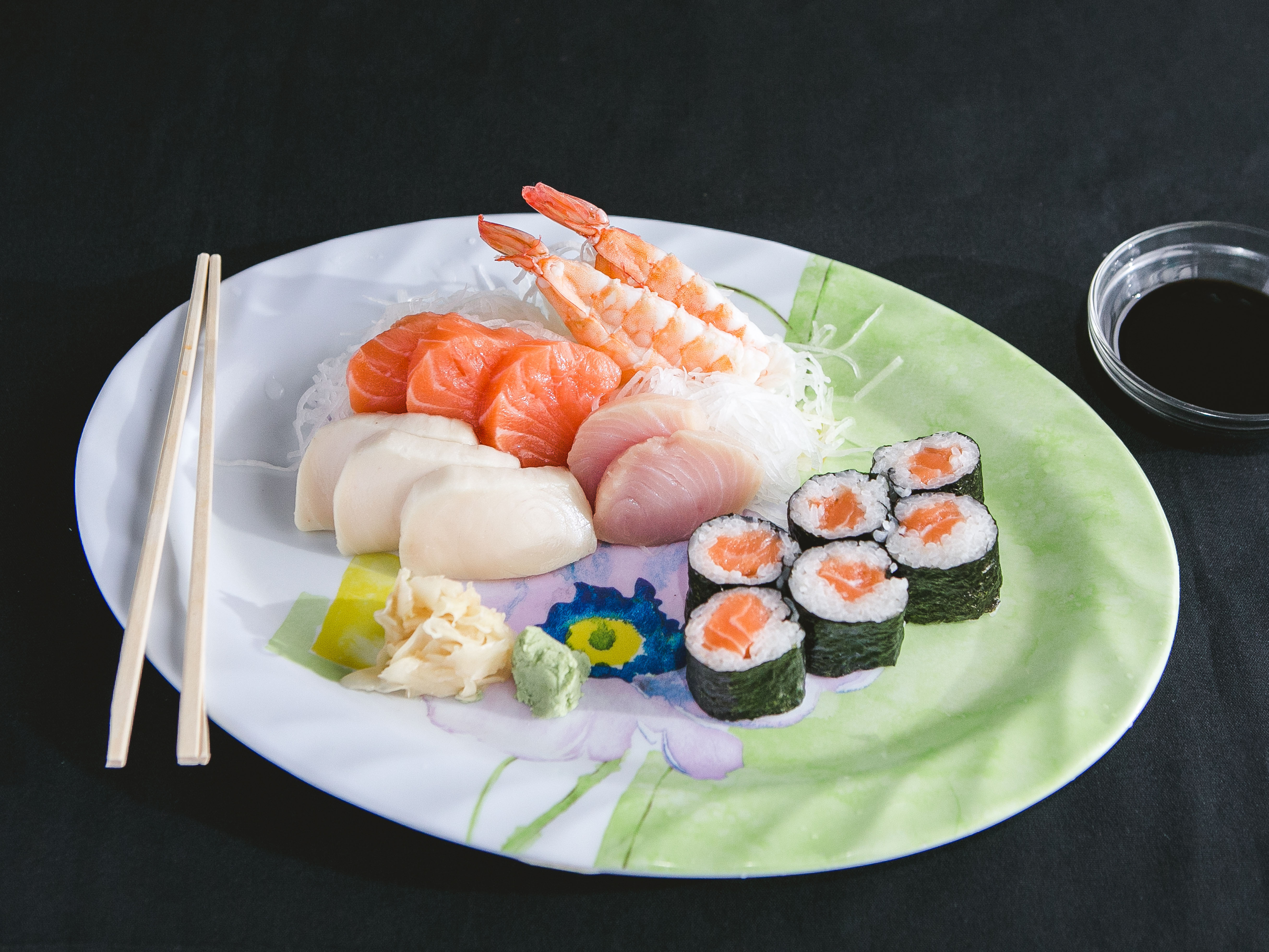 Order SS4. Ten Pieces Sashimi and Salmon Roll Combo food online from Tian Asian Express store, East Brunswick on bringmethat.com
