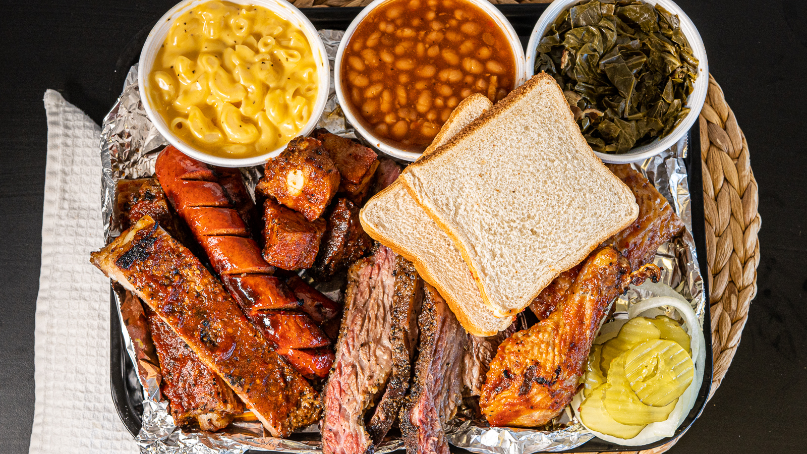 Order Top Dogg Sampler Platter food online from Top Dogg BBQ SmokeHouse store, Las Vegas on bringmethat.com