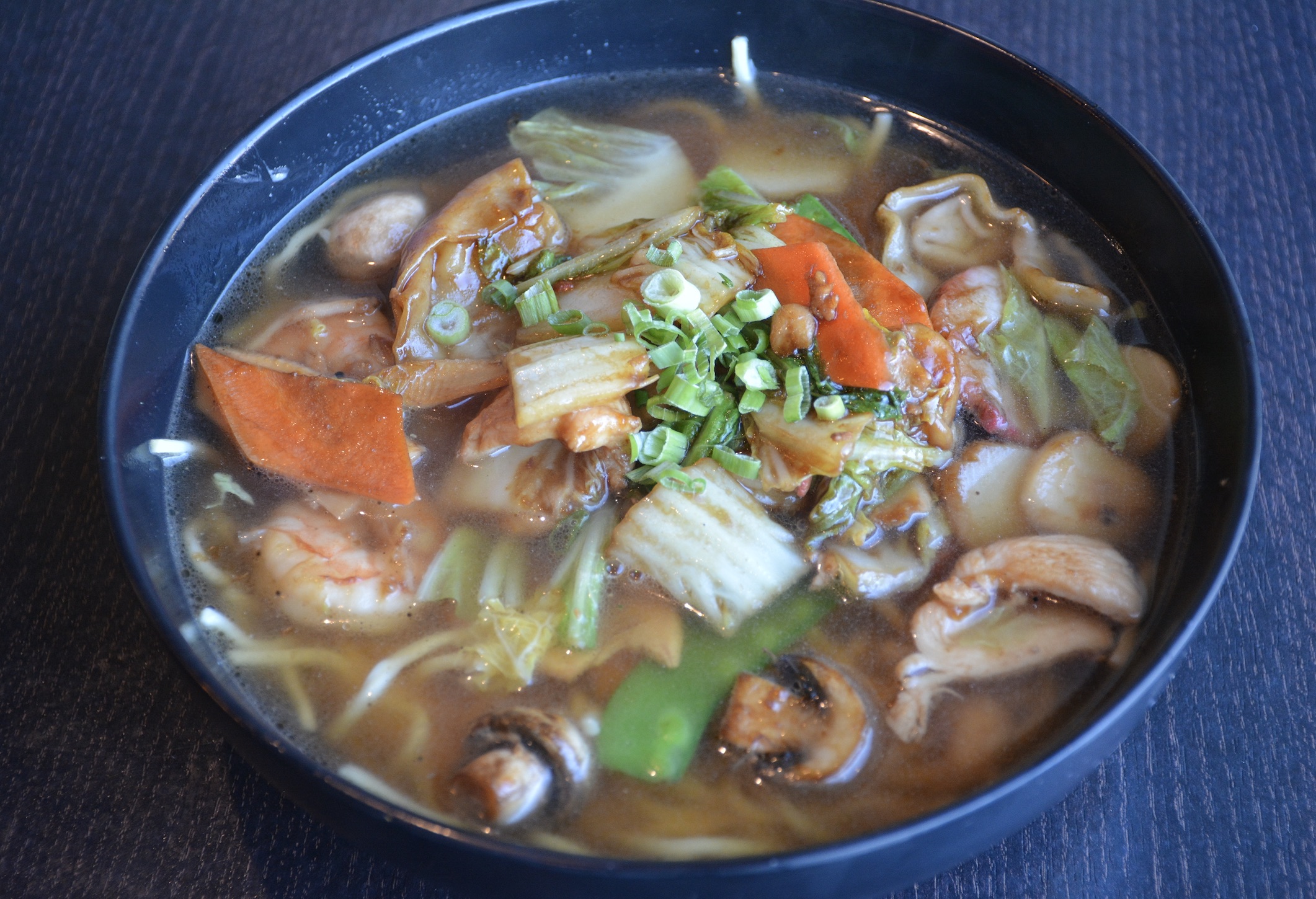 Order Wonton Noodle Soup food online from KPB Asian Bistro store, Santa Fe Springs on bringmethat.com