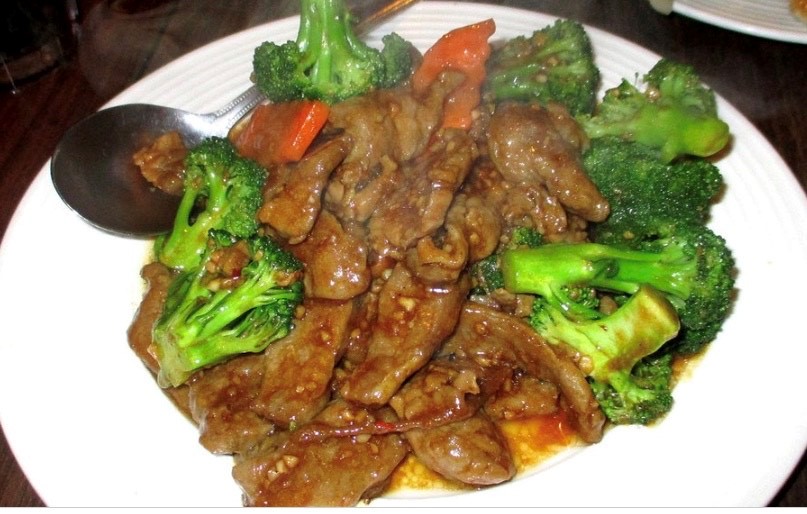 Order 26. Broccoli Beef   芥蓝牛 food online from Elaine Kitchen store, San Francisco on bringmethat.com
