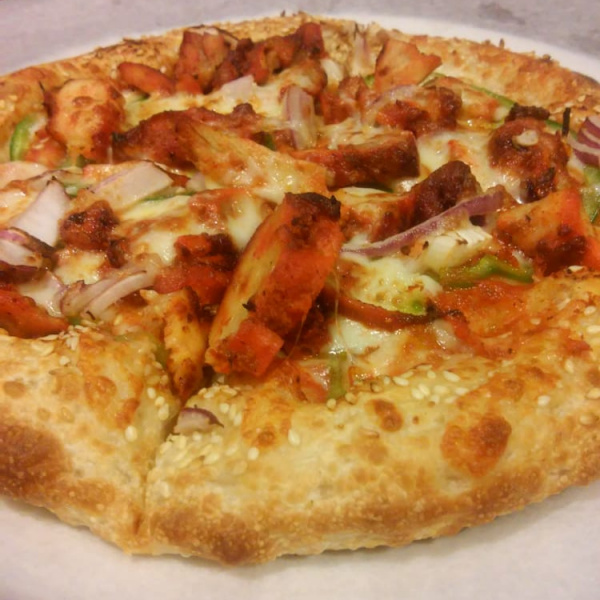 Order Tandoori Chicken Pizza food online from Murray's in a Hurry store, Lilburn on bringmethat.com
