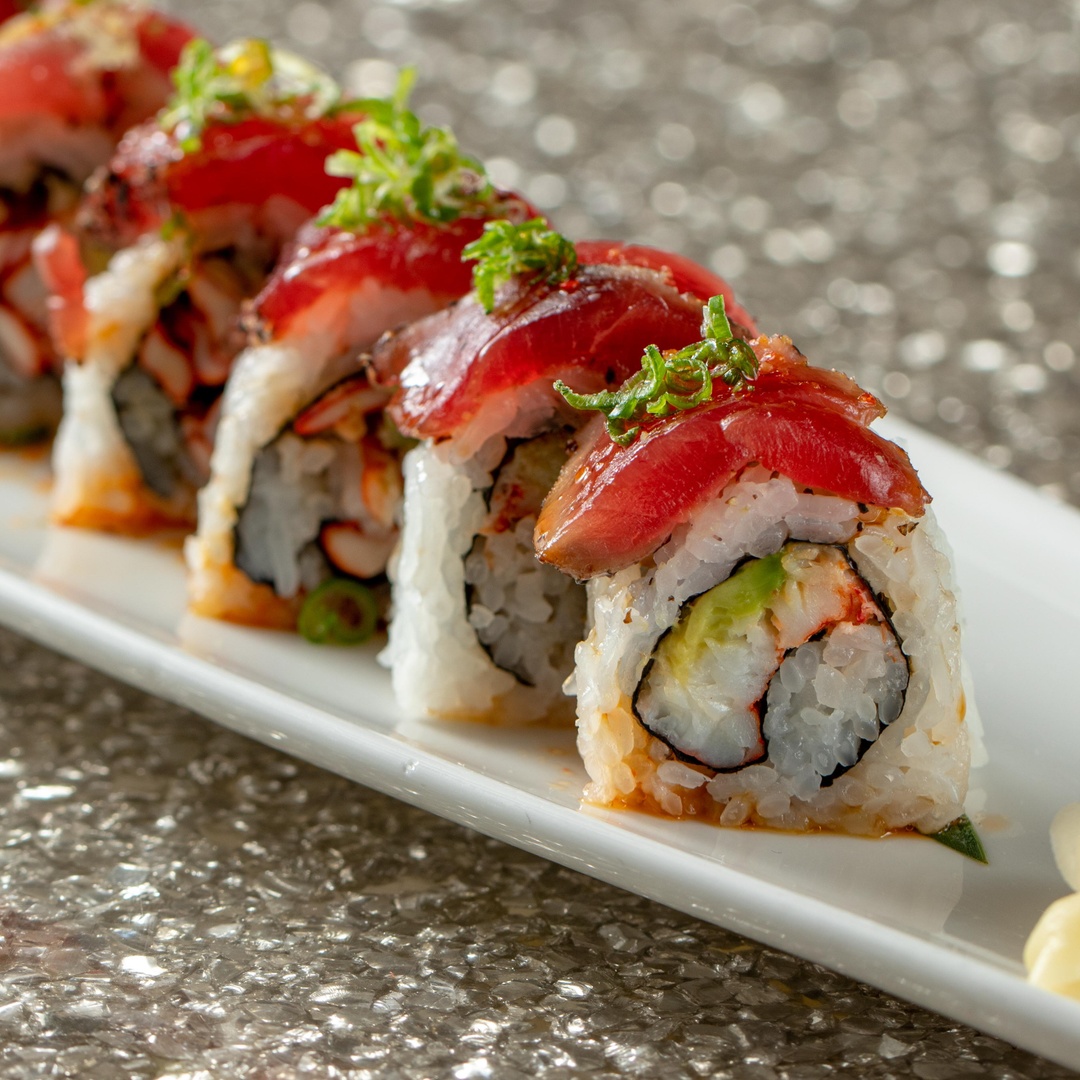 Order Peppered Tuna Roll food online from Kona Grill store, Eden Prairie on bringmethat.com