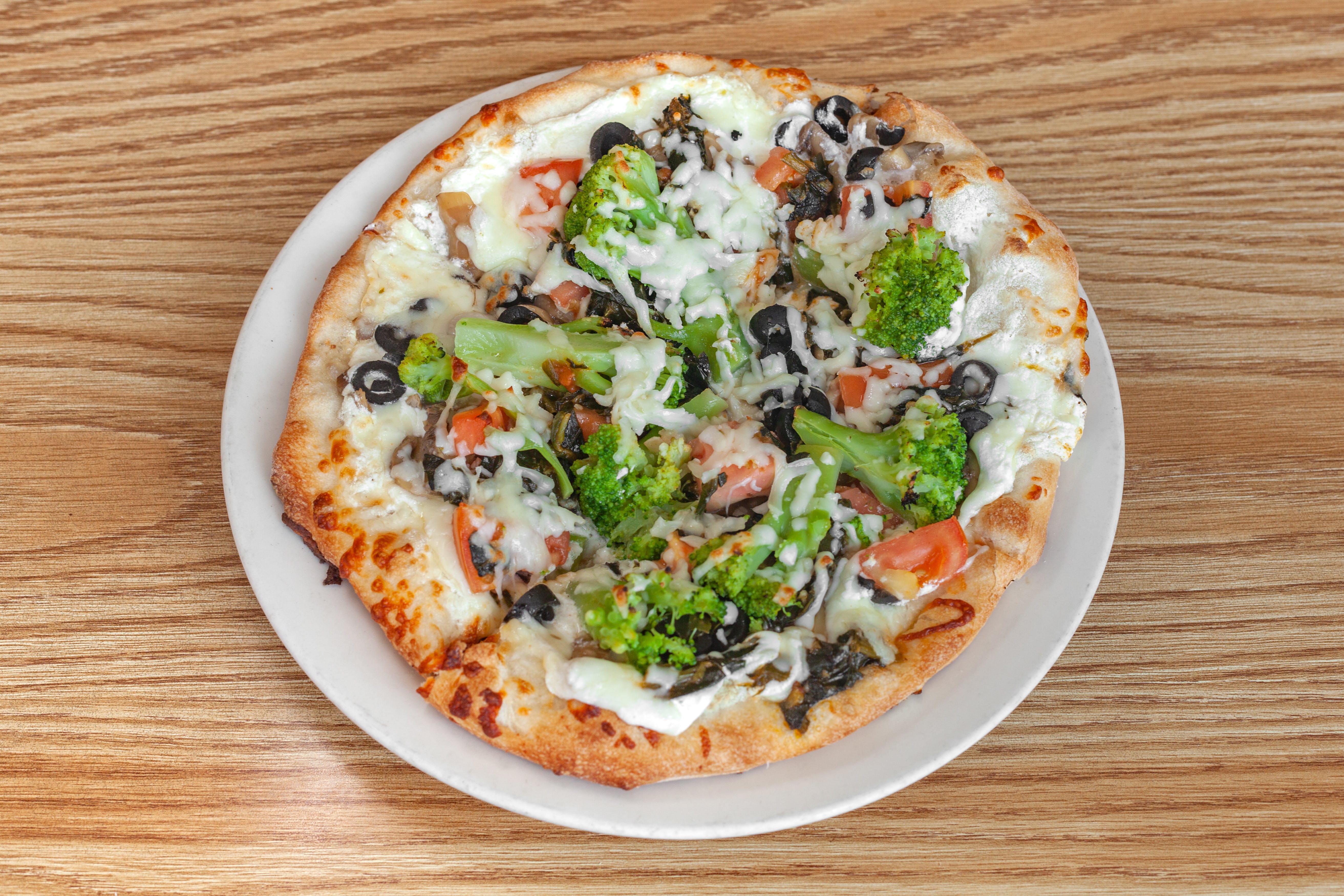 Order Veggie White Pizza - 14'' food online from Brick Oven Bistro store, Ashland on bringmethat.com