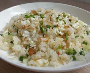 Order K32. Fried Rice with Dried Scallop & Egg Whites 瑤柱蛋白炒饭 food online from Garage Restaurant store, San Gabriel on bringmethat.com