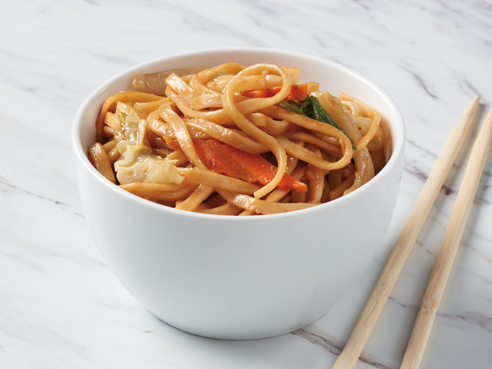 Order Lo Mein food online from Hy-Vee Mealtime store, Dubuque on bringmethat.com