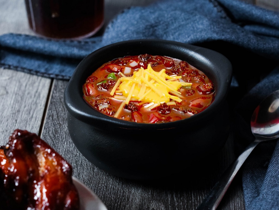 Order Brisket Chili Bowl food online from Red Hot & Blue store, North Richland Hills on bringmethat.com