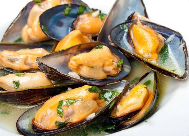Order Green Mussel 1 LB food online from Red Hook Cajun Seafood & Bar store, Southaven on bringmethat.com