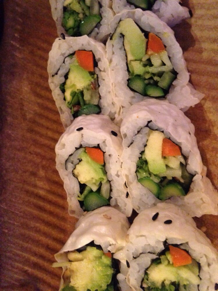 Order Veggie Roll food online from Bay Park Fish Company store, San Diego on bringmethat.com