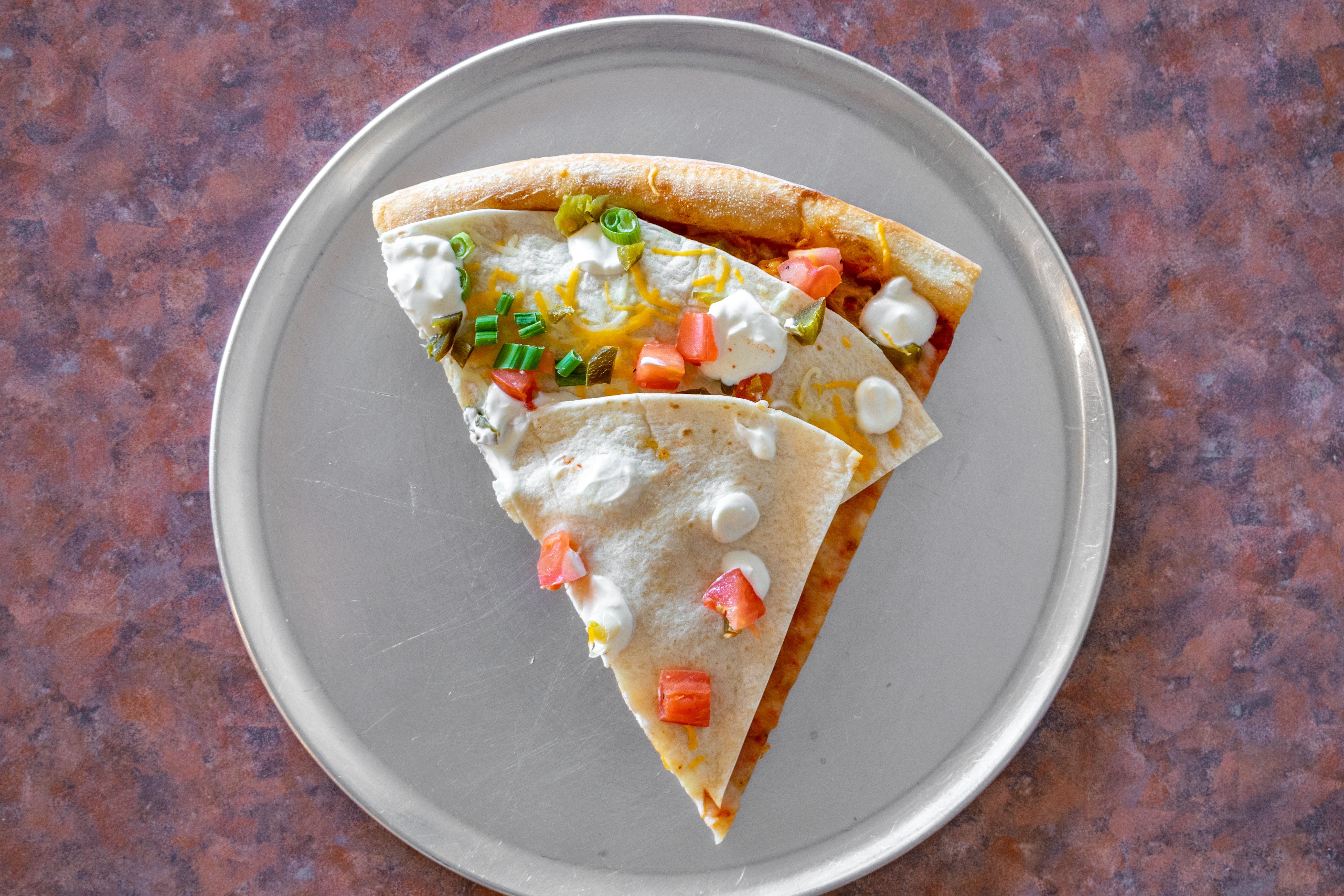 Order Chicken Quesadilla Pizza - Large 16" food online from Mama Gourmet Pizza store, Roselle on bringmethat.com